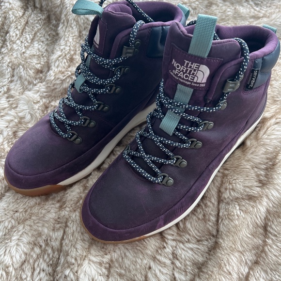 North Face hiking boots - Picture 1 of 3